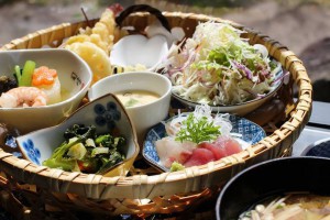 古民家で昼ごはん 梅里：篤姫ゆかりの今和泉でゆったりと