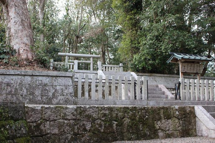 可愛山陵（新田神社）：ニニギノミコトの陵墓と子宝祈願でも有名