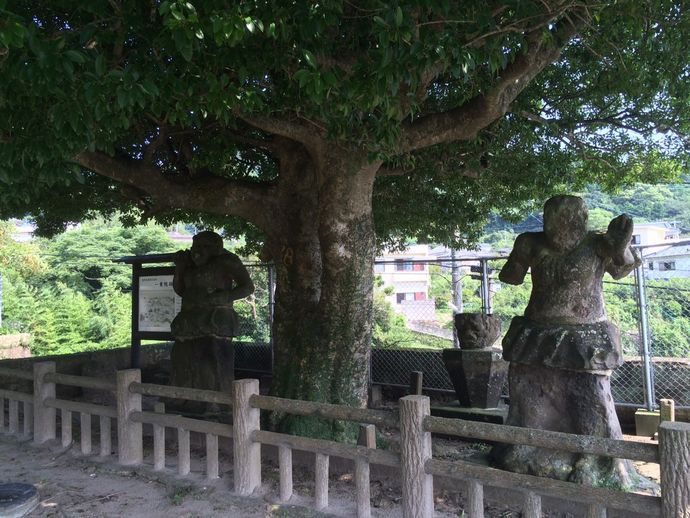 一乗院跡の仁王像