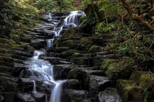 【薩摩川内市入来町】践祚滝：岩下仙峡にある階段状の美しい滝