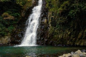 【姶良市加治木町】郷田滝（白糸の五反滝）：県道55号線沿いにある加治木八景に数えられる滝　