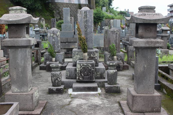 奈良原繁 墓所：寺田屋事件、生麦事件に関わり、その息子は日本初の国産飛行機を作る