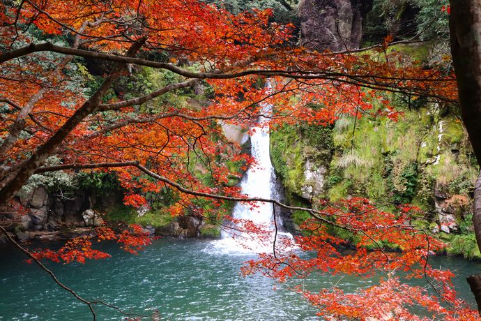 観音滝公園の紅葉と景色&温泉を楽しむ