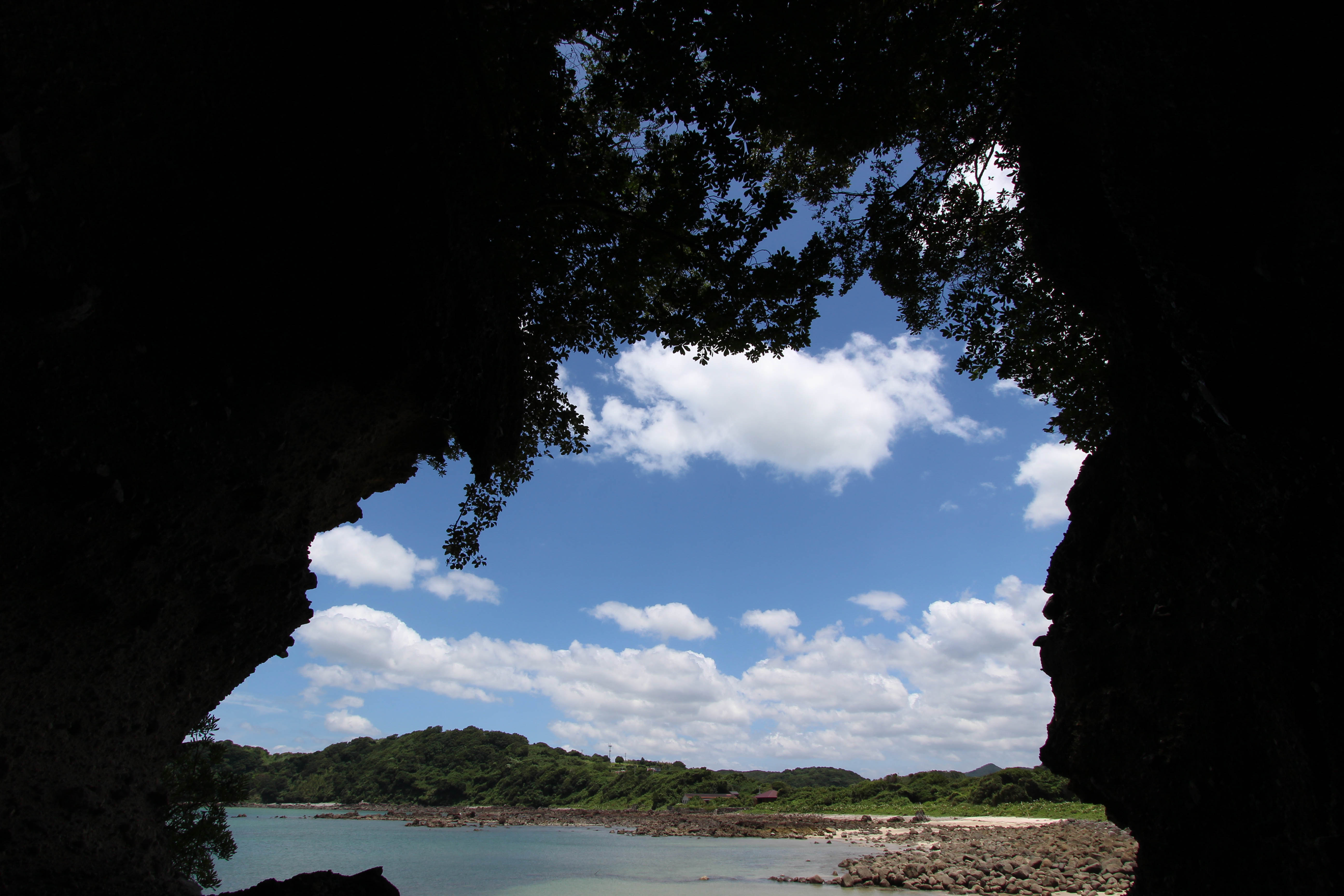 【阿久根市】佐潟の洞窟：阿久根の七不思議のひとつを訪ねたら子供のころの夏休みを思い出した