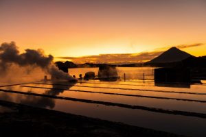 山川製塩工場跡：吹き出す蒸気と夕焼けは一見の価値あり【指宿市山川町】