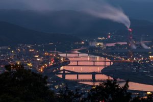 寺山いこいの広場：ゴーカートや宇宙館などのある高台の公園から見る川内の街並み