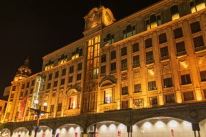 鹿児島県民の特別な場所！山形屋は日本の百貨店で一、二を争うモダンな外観だと思う