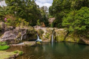 稚児の滝：山間の集落に残る悲しき伝説の滝