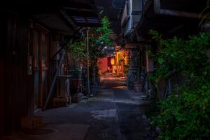 昭和レトロ感がたまらない夜の名山堀とまち歩き